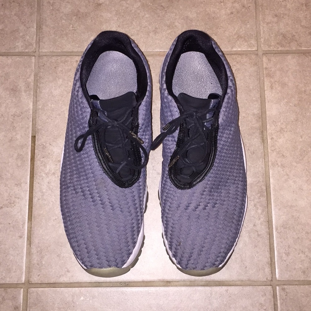Air Jordan 11 Future lows (Grey/Black)